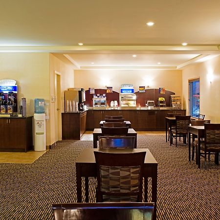 Holiday Inn Express & Suites-Regina-South By Ihg Εξωτερικό φωτογραφία