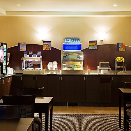 Holiday Inn Express & Suites-Regina-South By Ihg Εξωτερικό φωτογραφία