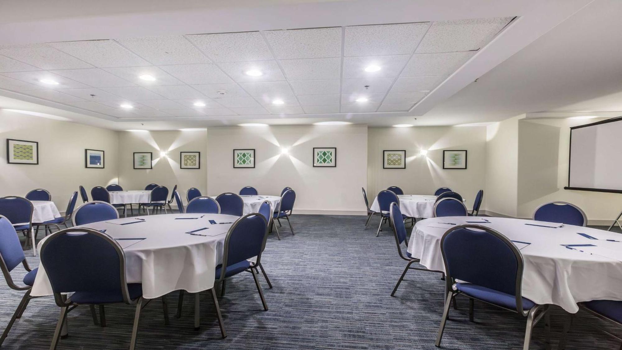 Holiday Inn Express & Suites-Regina-South By Ihg Εξωτερικό φωτογραφία