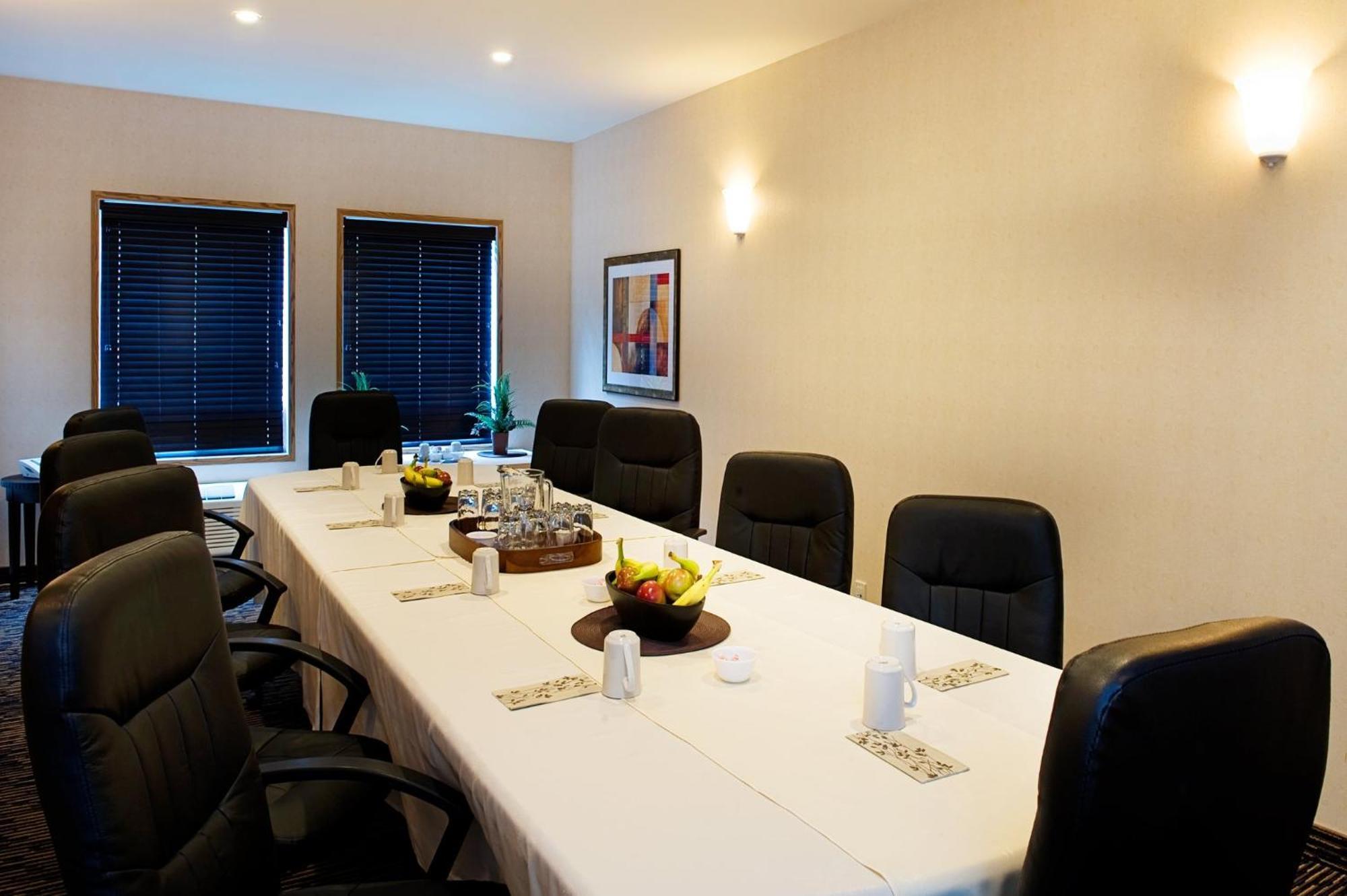 Holiday Inn Express & Suites-Regina-South By Ihg Εξωτερικό φωτογραφία